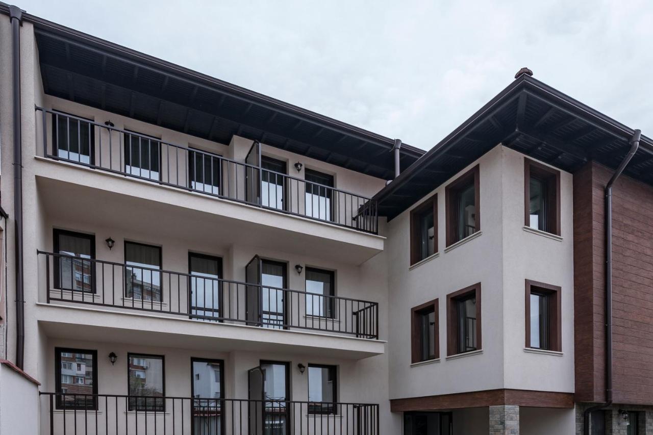 Семеен Хотел Магнолия Kazanlŭk Exterior foto